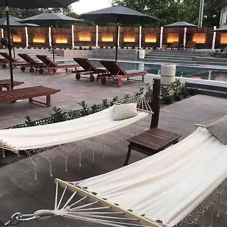 Hotel семеен и ресторант райски залив *